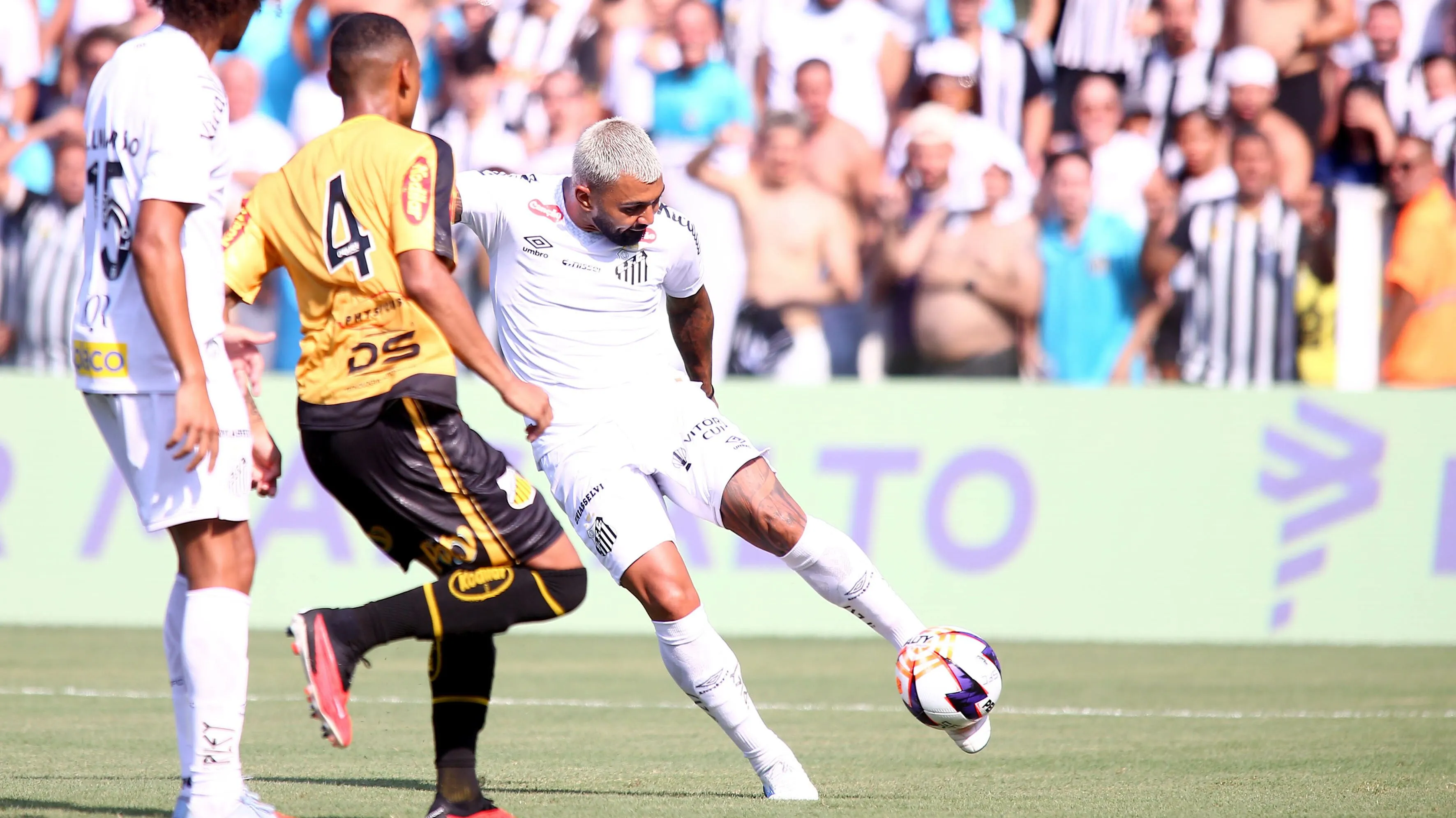 Gabriel Barbosa jogador do Santos durante partida contra o Novorizontino no estadio Vila Belmiro pelo campeonato Paulista 2026. Foto: Mauricio De Souza/AGIF