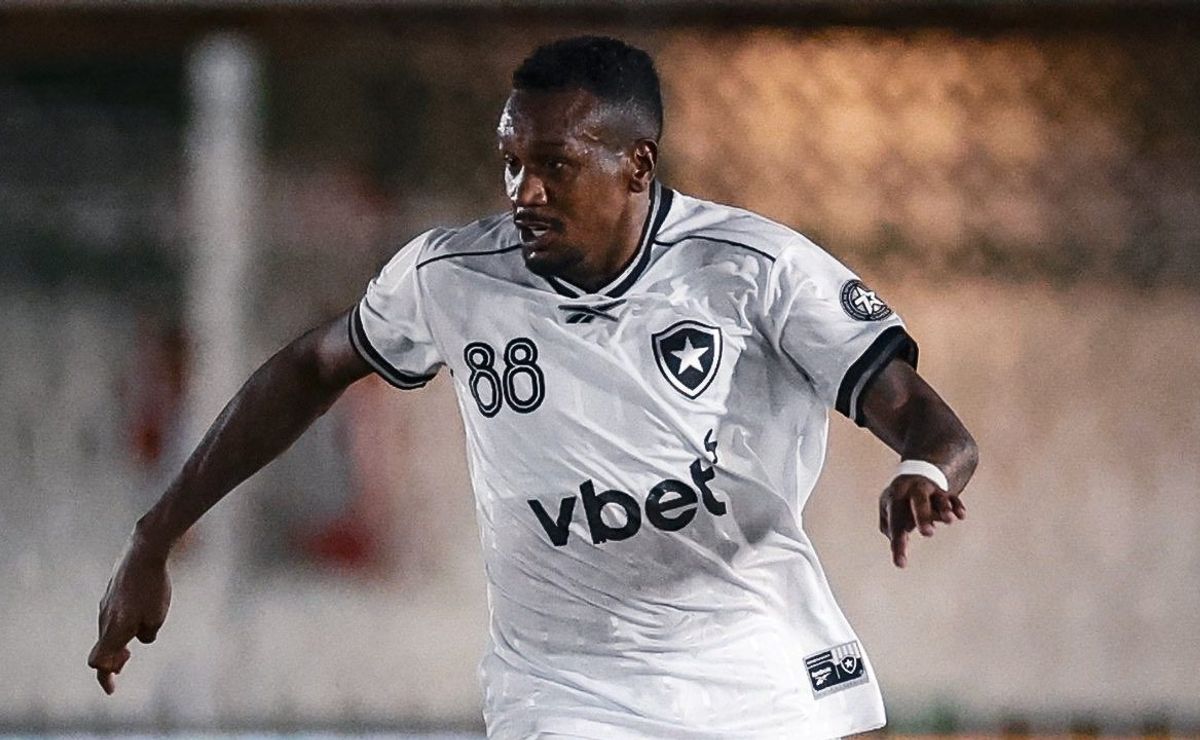 Edenilson revela pedido de Martín Anselmi antes de estreia pelo Botafogo: “Quebrar essa sequência de resultados”