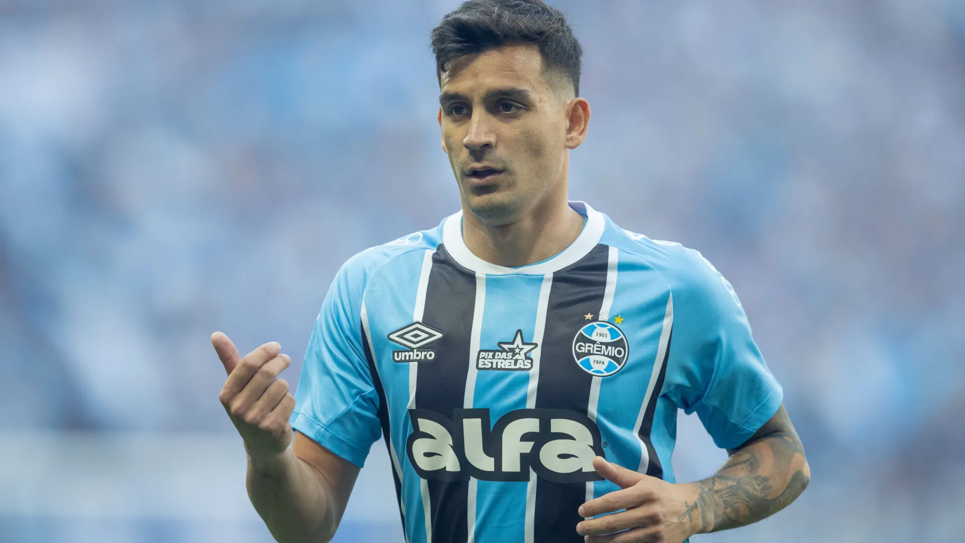 Meia argentino deixa o Grêmio após 165 jogos desde 2023 – Foto: Liamara Polli/AGIF