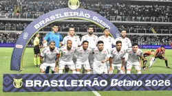 SP - SANTOS - 04/02/2026 - BRASILEIRO A 2026, SANTOS X SAO PAULO - Jogadores do Santos posam para foto antes na partida contra Sao Paulo no estadio Vila Belmiro pelo campeonato Brasileiro A 2026. Foto: Jota Erre/AGIF