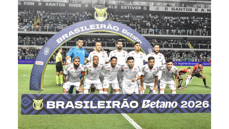 SP - SANTOS - 04/02/2026 - BRASILEIRO A 2026, SANTOS X SAO PAULO - Jogadores do Santos posam para foto antes na partida contra Sao Paulo no estadio Vila Belmiro pelo campeonato Brasileiro A 2026. Foto: Jota Erre/AGIF
