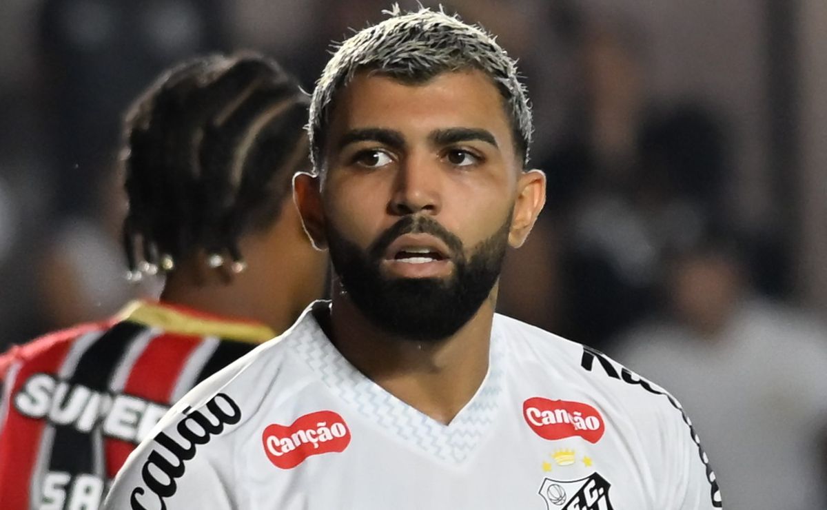 Furada de Gabigol viraliza em gol do Santos durante eliminação do Peixe no Campeonato Paulista