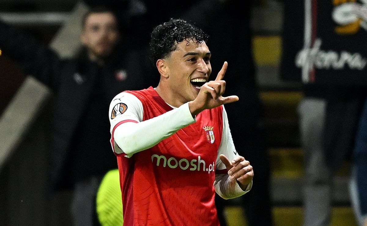 Botafogo formaliza oferta por Vitor Carvalho e Braga não deve facilitar liberação do volante