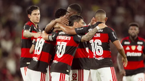 Elenco do Flamengo em partida pelo campeonato carioca (Foto: Adriano Fontes/Flamengo)