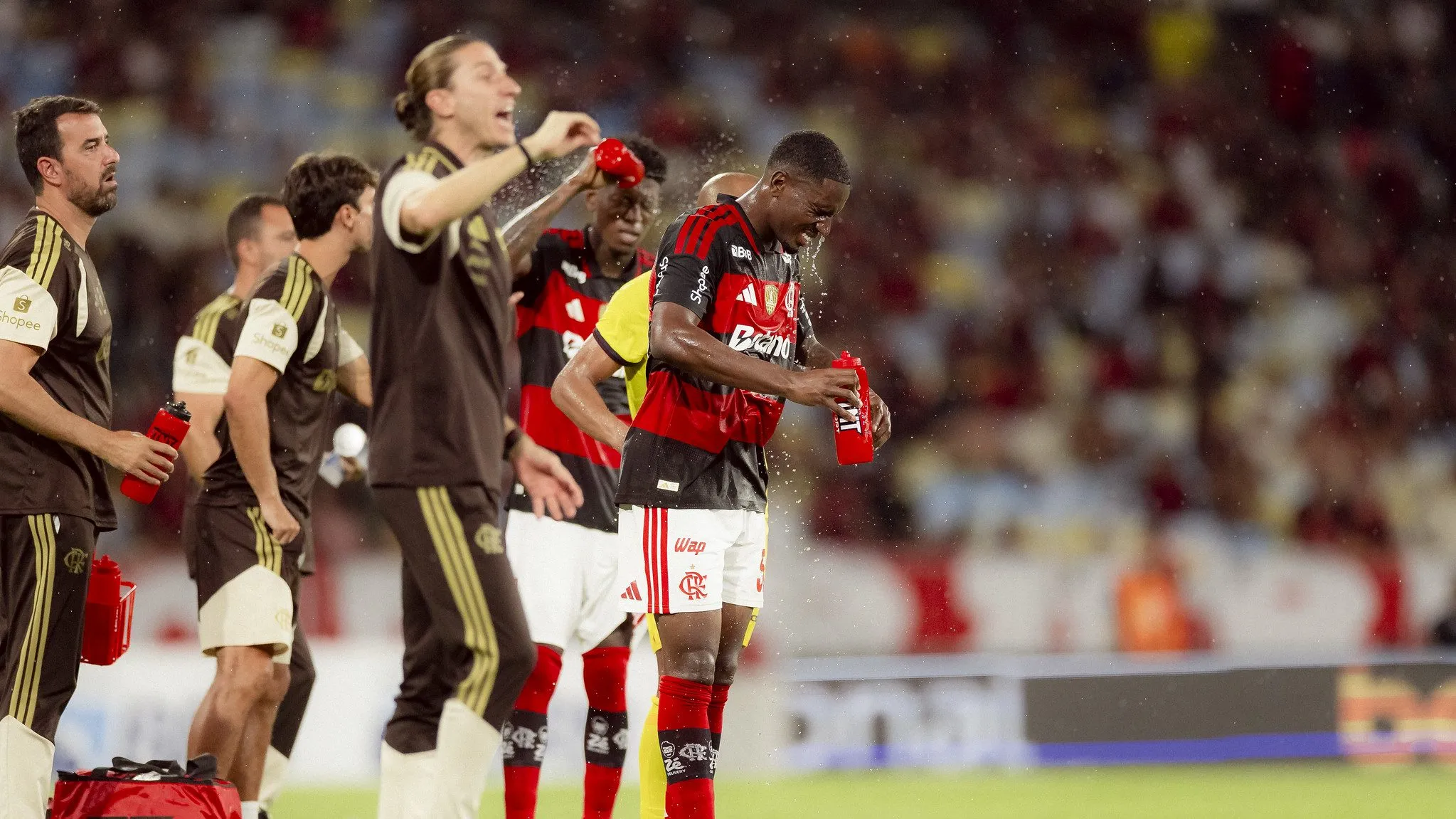 Filipe Luís em ação na partida contra o Madureira – Foto: Adriano Fontes/Flamengo
