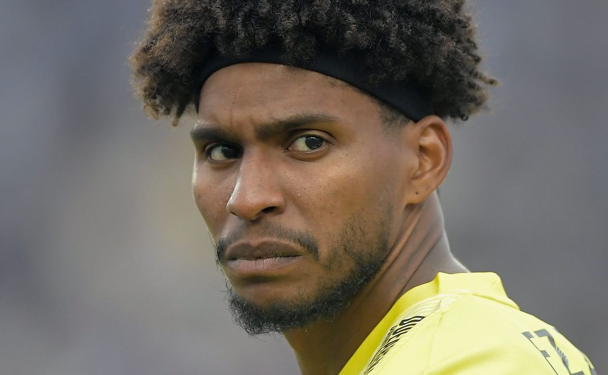 Hugo Souza defende árbitra Daiane Muniz e desabafa sobre fala machista após classificação do Corinthians