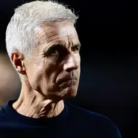Luís Castro rebate declaração de Pezzolano sobre favoritismo do Grêmio