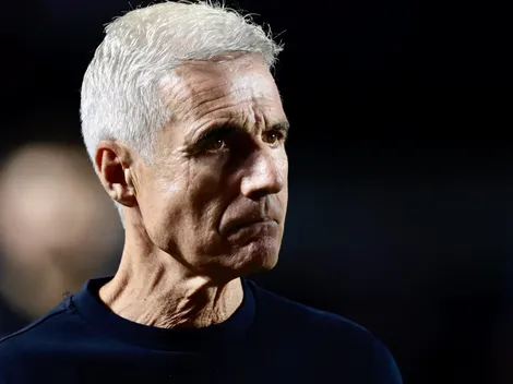 Luís Castro rebate declaração de Pezzolano sobre favoritismo do Grêmio