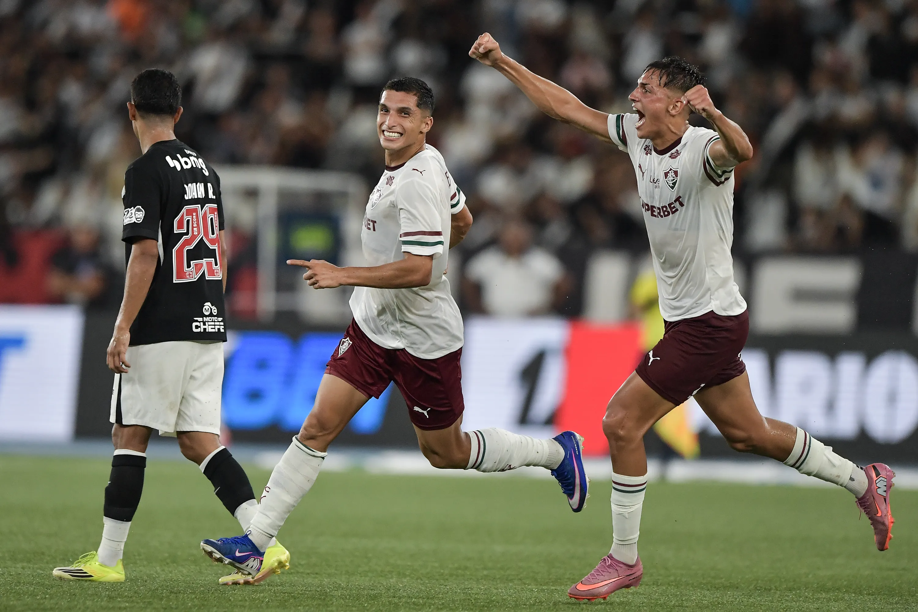 Fluminense venceu o Vasco no jogo de ida da semifinal do Cariocão. Foto: Thiago Ribeiro/AGIF
