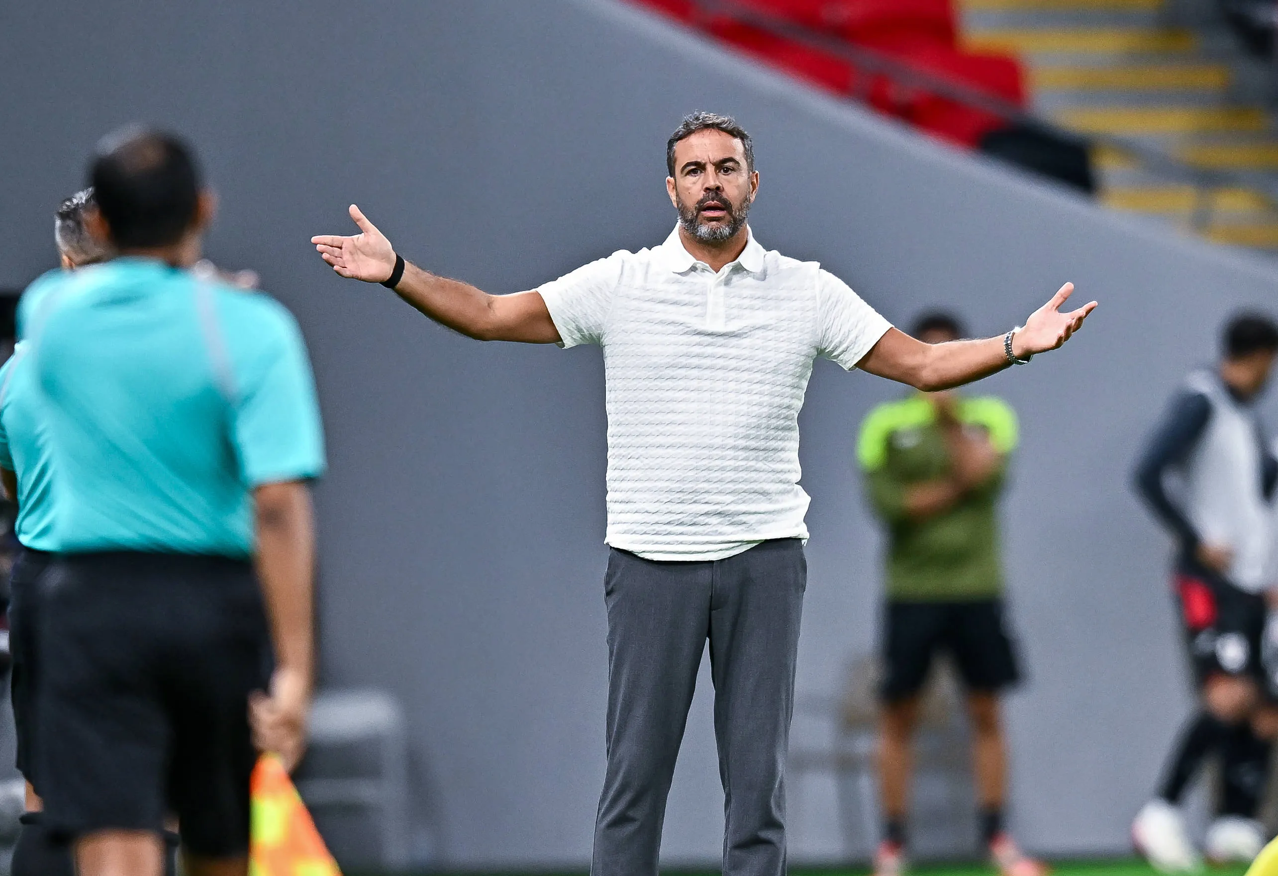 Ex-Botafogo, técnico Artur Jorge hoje comanda o Al-Rayyan, no mundo árabe, e é visto como alternativa complicada no Vasco – Foto: IMAGO /&nbsp;Naushad