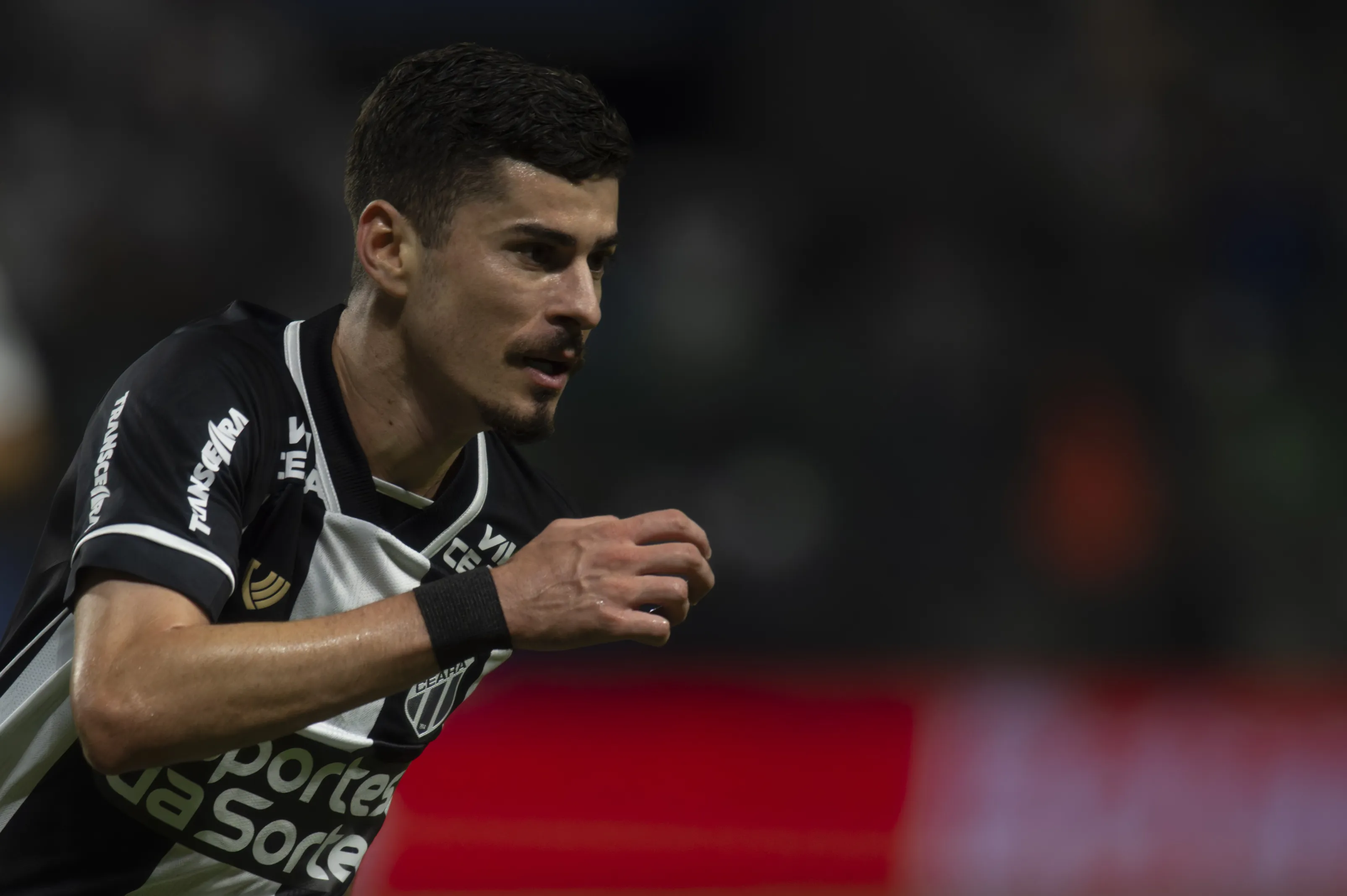 Em 2025, Rômulo atuou por empréstimo no Ceará, mas foi desencantar mesmo no Novorizontino – Foto: Anderson Romao/AGIF