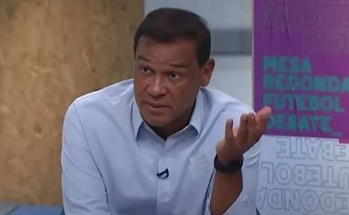 Muller compara gerações e cobra mudança de postura na Seleção Brasileira: “É diferente do jogador argentino”