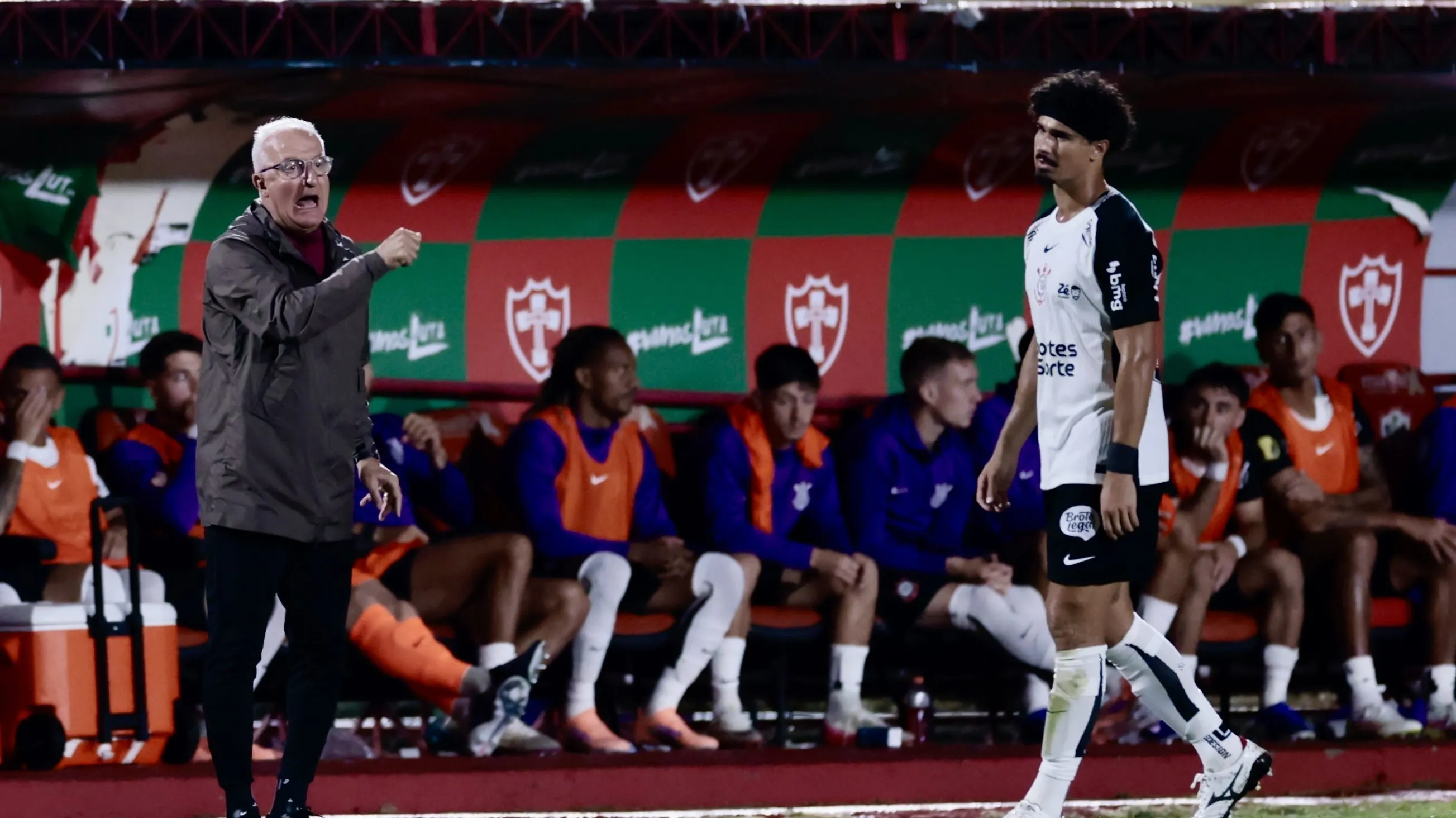 Corinthians no Paulistão. Foto: Marcello Zambrana/AGIF