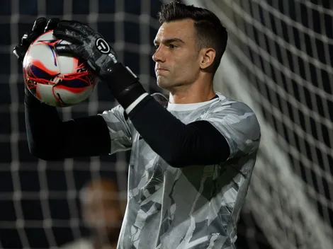 Léo Jardim pede apoio da torcida do Vasco após derrota