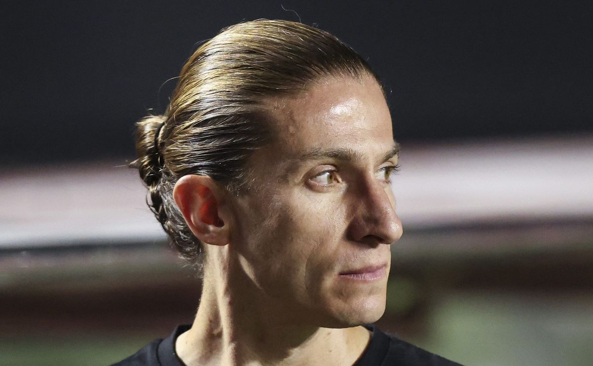 Filipe Luís toma decisão quente no Flamengo logo após receber críticas e quer dar resposta no campo