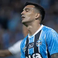 Cristaldo queria seguir no Grêmio e foi convencido a sair