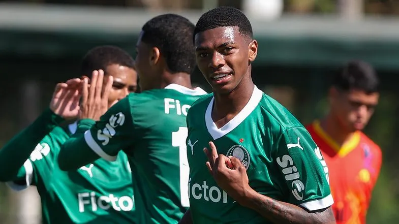 André Lucas comemora gol pelo Palmeiras. Foto: Palmeiras
