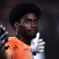 Hugo Souza supera ídolos corinthianos em média de pênaltis defendidos