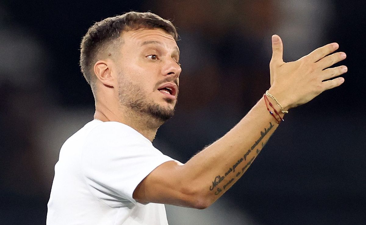 Anselmi pede apoio dos torcedores para duelo contra o Nacional Potosí: “Vamos precisar de todos”