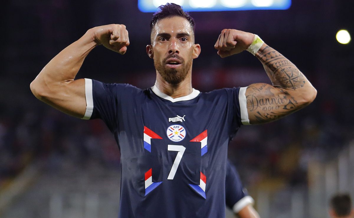 Torcida do Fluminense reage mal a possível chegada de Gabriel Ávalos, atacante do Independiente-ARG