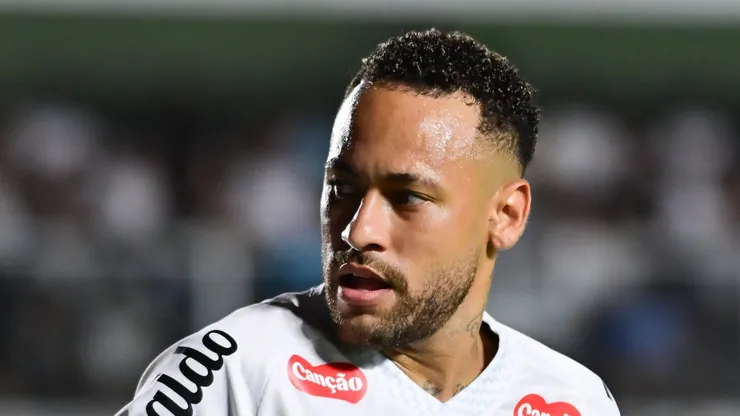 Neymar Jr. jogador do Santos durante partida contra o Velo Clube.