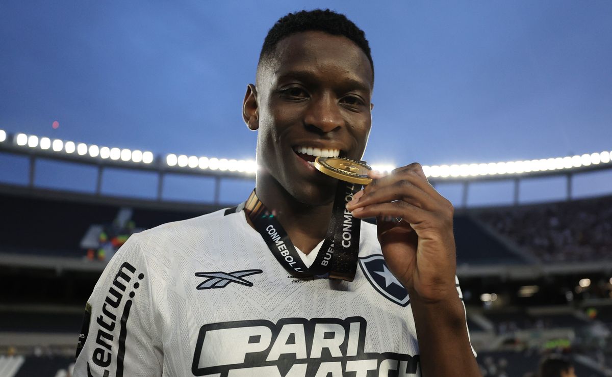 Botafogo é condenado pela FIFA e pode sofrer novo transfer ban se não pagar dívida milionária