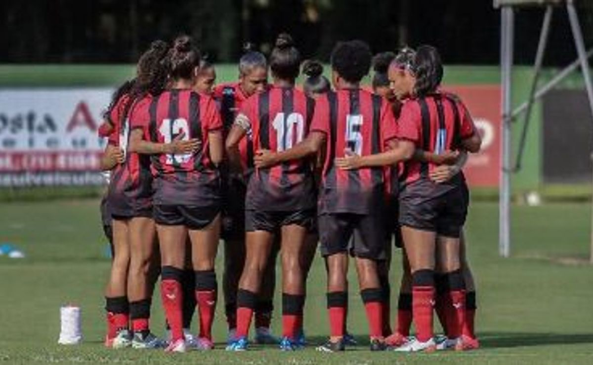 Vitória reage no fim e arranca empate contra o Mixto no Brasileirão Feminino