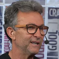 Neto critica Flamengo por negócio de Hugo Souza com Corinthians