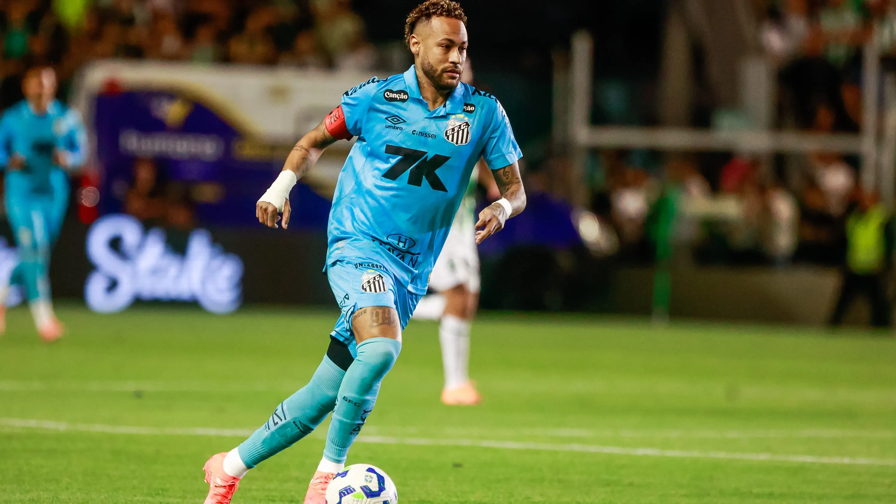 Neymar em ação pelo PeixeFoto: Luiz Erbes/AGIF