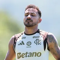 Danilo se reúnem com jogadores do Flamengo e pedem foco