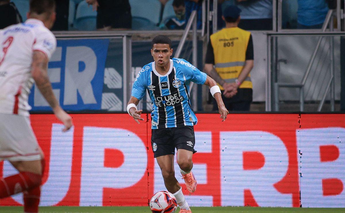 Grêmio planeja quitar atrasados por Enamorado até março após cobrança pública do Junior Barranquilla