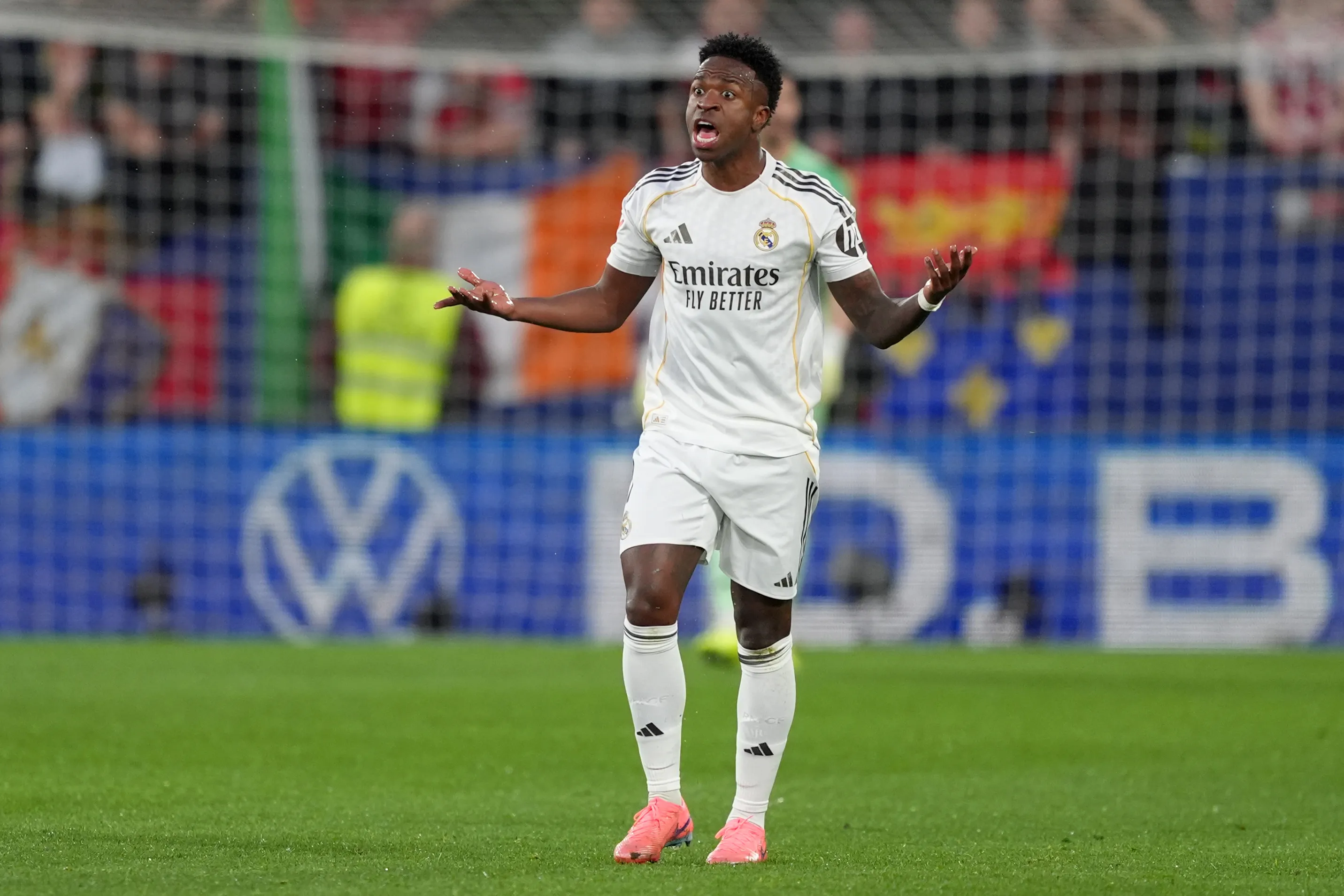 PAMPLONA, SPAIN – FEBRUARY 21: Vinicius Junior of Real Madrid reacts during the LaLiga EA Sports match between CA Osasuna and Real Madrid CF at Estadio El Sadar on February 21, 2026 in Pamplona, Spain. (Photo by Juan Manuel Serrano Arce/Getty Images)