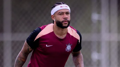 Memphis Depay em treino no CT Joaquim Grava – Foto: Agência Corinthians – Rodrigo Coca