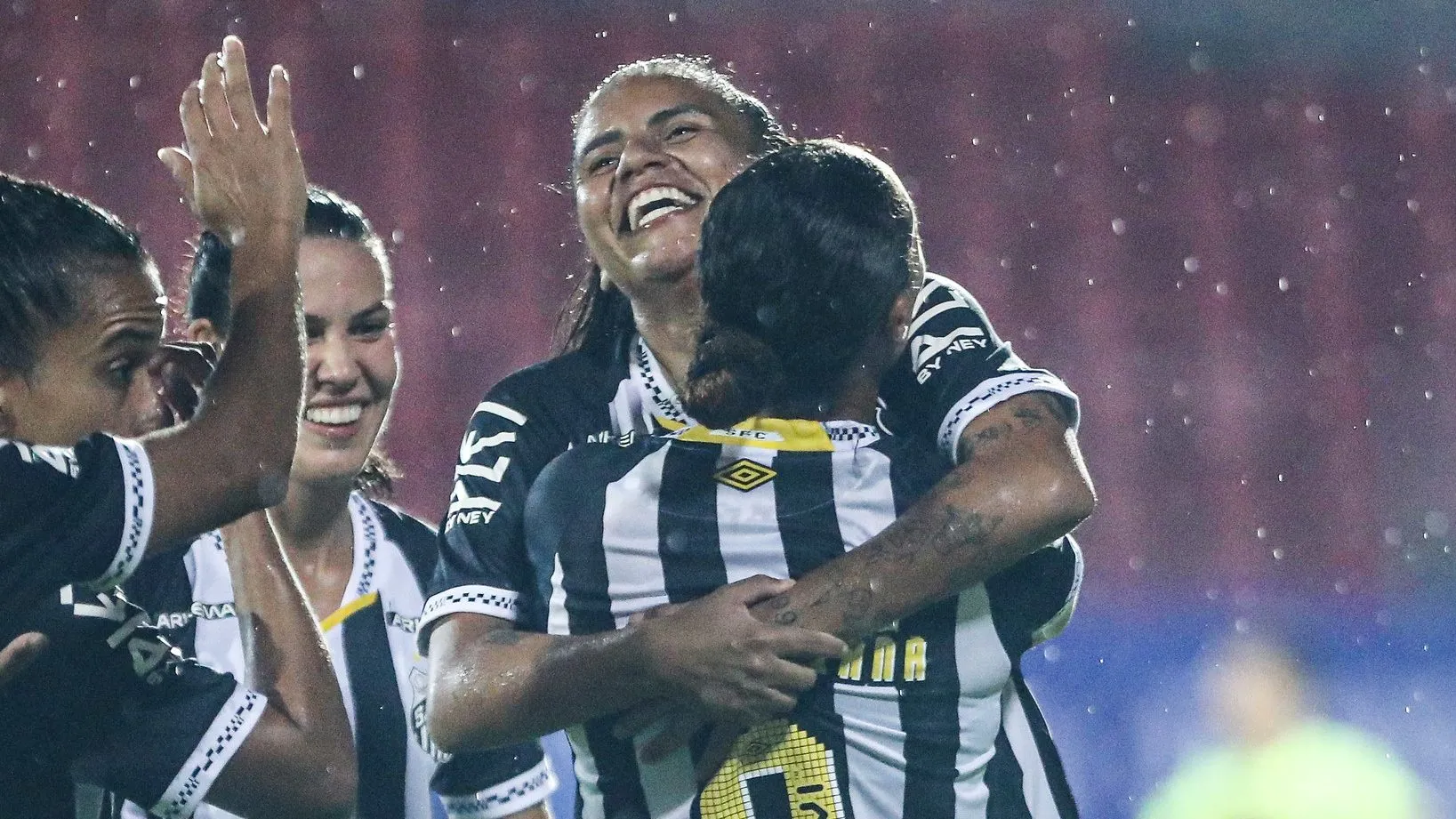 Katrine e Carol Baiana, jogadoras do Santos