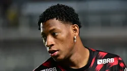 Plata em campo com a camisa do Rubro-Negro.