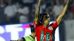 Everton Maceió comemorando gol contra o Timão.