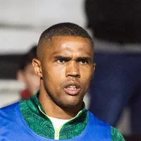 Após passagens fracassadas pelo futebol nacional, o jogador foi buscar se reerguer no mercado internacional, mas vem enfrentando dificuldade no clube