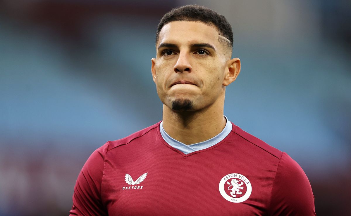 Palmeiras ainda monitora Diego Carlos e ganha concorrência do Internacional, diz imprensa gaúcha