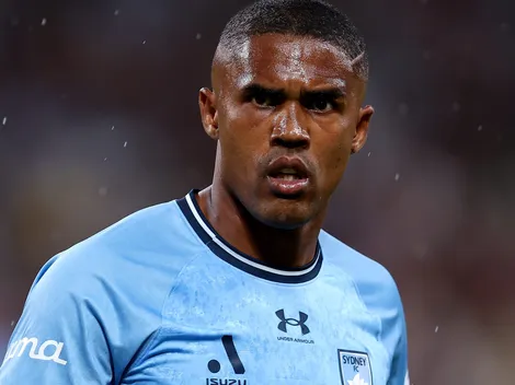 Douglas Costa, ex-Grêmio, vive crise no Chievo Verona