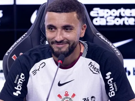 Zakaria Labyad é apresentado pelo Corinthians