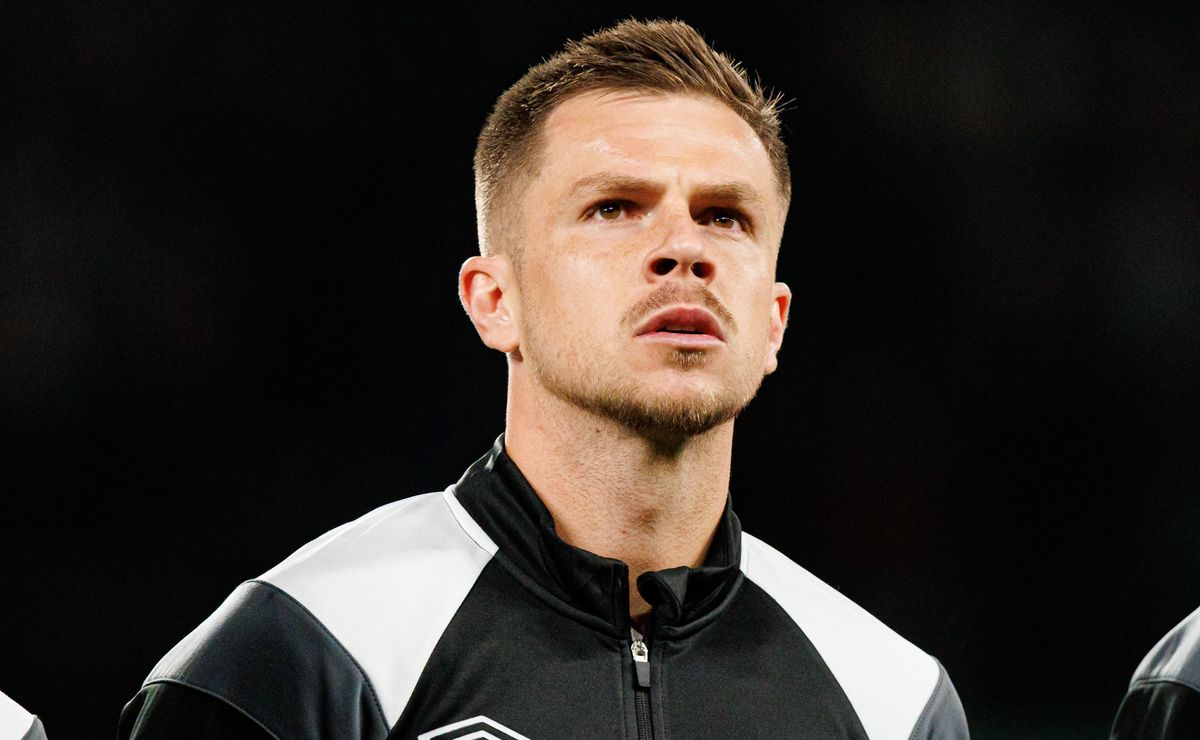 Botafogo descarta Bernardo Schappo e prioriza chegada de Lucas Fasson para a zaga, diz jornalista