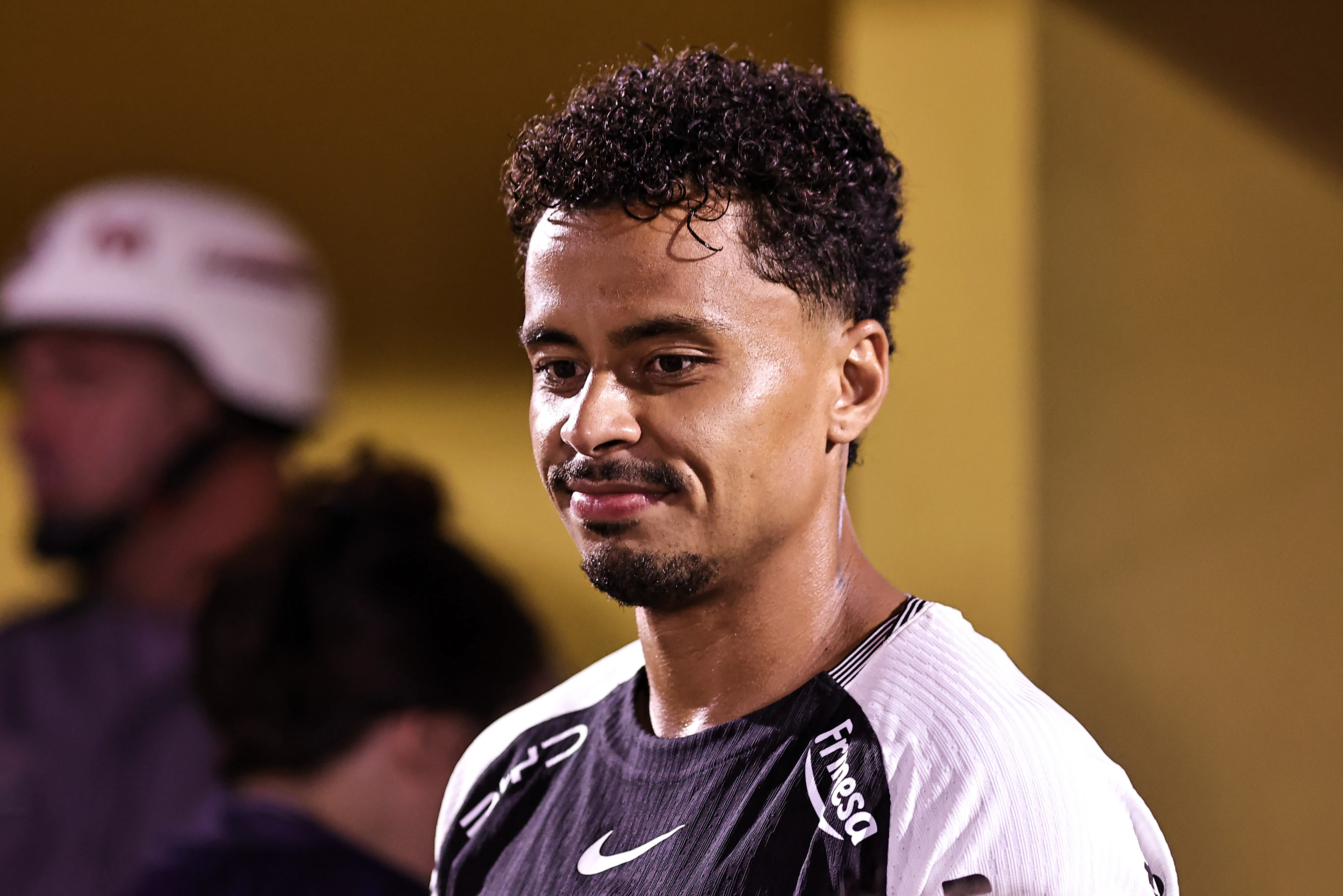 Allan jogador do Corinthians durante entrada em campo para partida contra o Sao Bernardo no estadio Primeiro de Maio pelo campeonato Paulista 2026.  Foto: Fabio Giannelli/AGIF