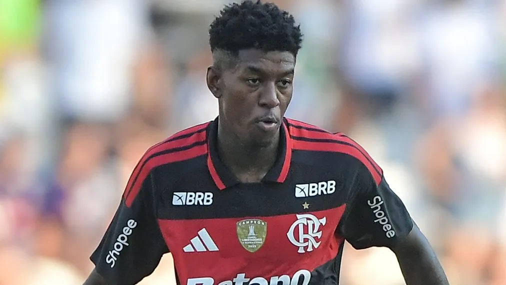 Vitão vem surpreendendo em números e pedindo passagem no Flamengo