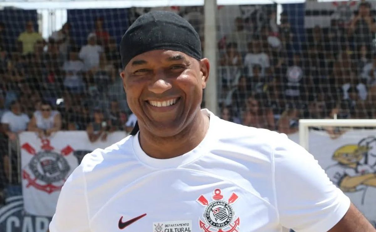 Viola, ídolo do Corinthians, é condenado a quase quatro anos de prisão por posse ilegal de armas