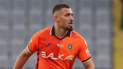 Léo Duarte, zagueiro do Başakşehir em partida pelo campeonato turco (Foto: Ahmad Mora/Getty Images)