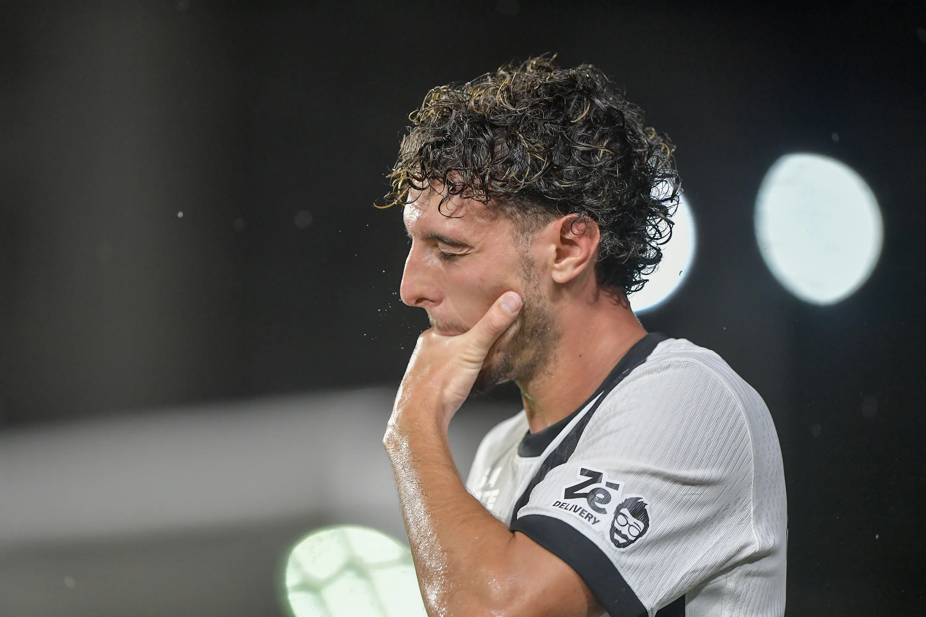 Nuno Moreira vem atuando na ponta direita no Vasco. Foto: Thiago Ribeiro/AGIF