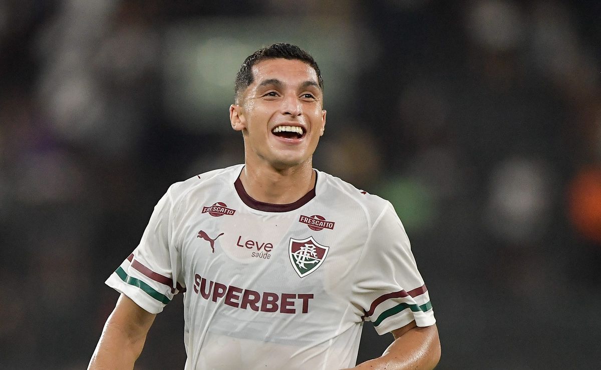 Serna manda recado a Jhon Arias sobre reencontro e apimenta duelo entre Palmeiras x Fluminense