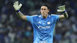 MG - BELO HORIZONTE - 10/12/2025 - COPA DO BRASIL 2025, CRUZEIRO X CORINTHIANS - Cassio jogador do Cruzeiro durante aquecimento antes da partida contra o Corinthians no estadio Mineirao pelo campeonato Copa Do Brasil 2025. Foto: Gilson Lobo/AGIF