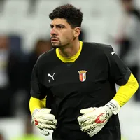 Botafogo negocia com outro goleiro além de Matheus Magalhães