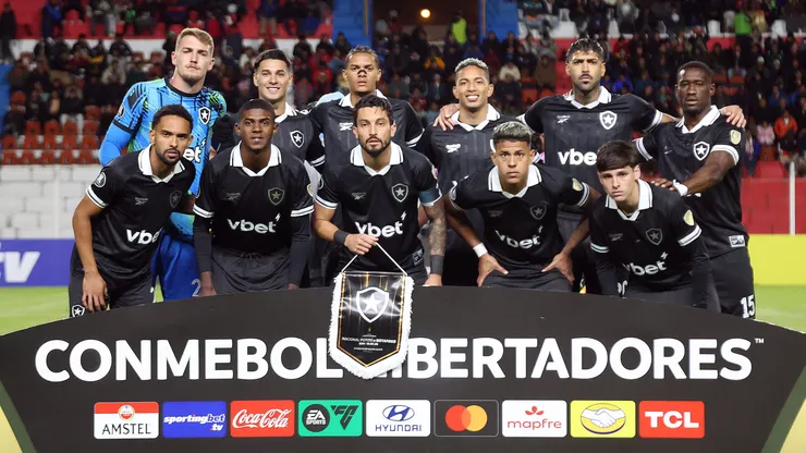 Equipe titular do Glorioso no jogo de ida.